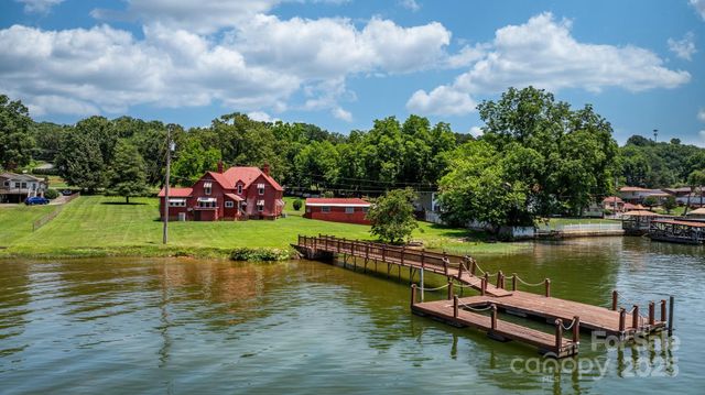 237 Shiloh Church Road, Hickory, NC 28601