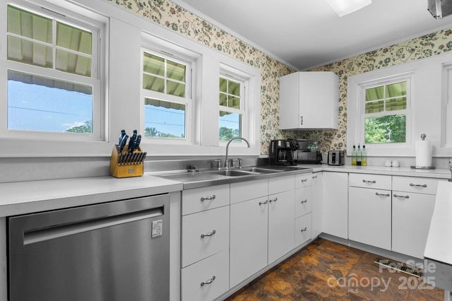 237 Shiloh Church Road, Hickory, NC 28601