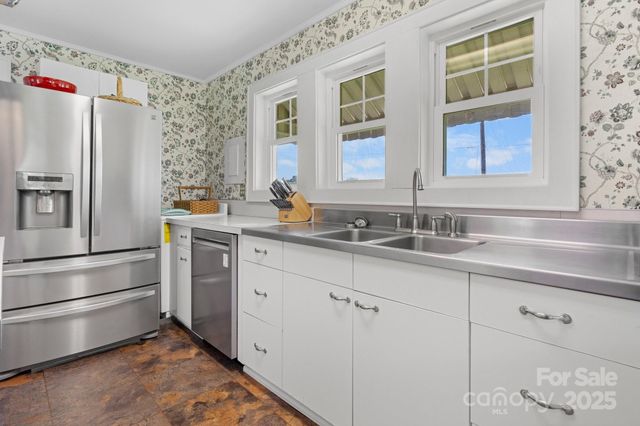 237 Shiloh Church Road, Hickory, NC 28601