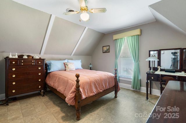 237 Shiloh Church Road, Hickory, NC 28601