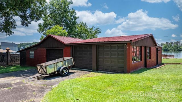 237 Shiloh Church Road, Hickory, NC 28601