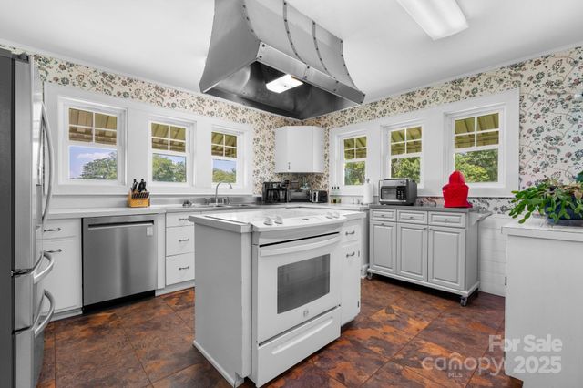 237 Shiloh Church Road, Hickory, NC 28601