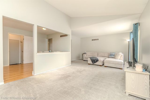 3871 Cheryl Drive, Commerce Charter Township, MI 48382