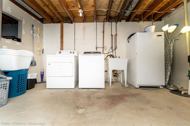 3871 Cheryl Drive, Commerce Charter Township, MI 48382