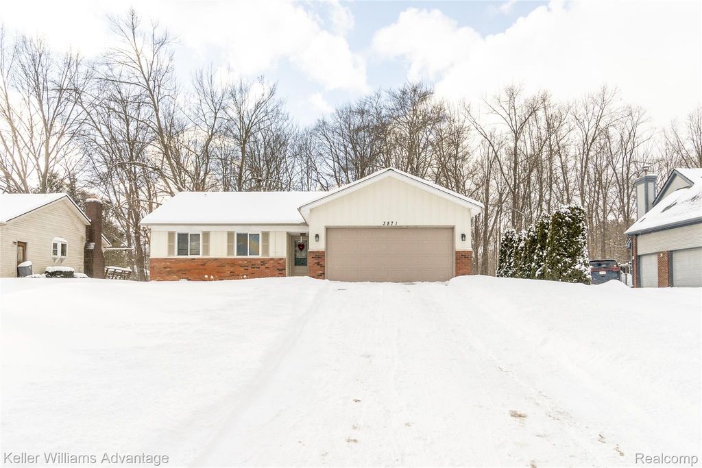 3871 Cheryl Drive, Commerce Charter Township, MI 48382