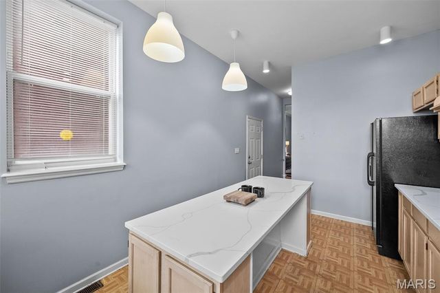 2745 Russell Boulevard, St Louis, MO 63104