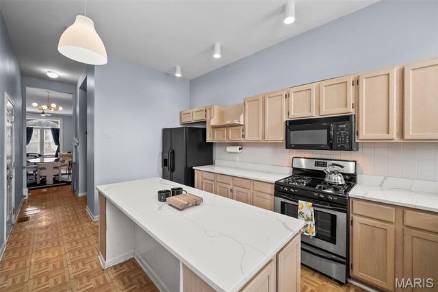 2745 Russell Boulevard, St Louis, MO 63104