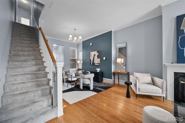 2745 Russell Boulevard, St Louis, MO 63104