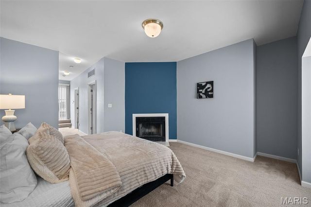 2745 Russell Boulevard, St Louis, MO 63104