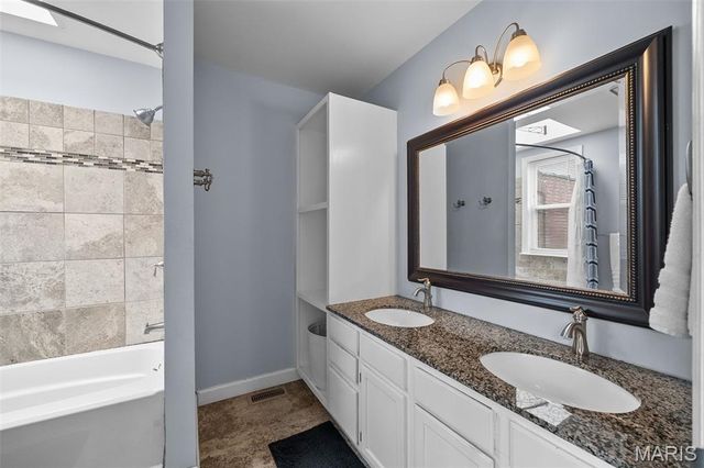 2745 Russell Boulevard, St Louis, MO 63104