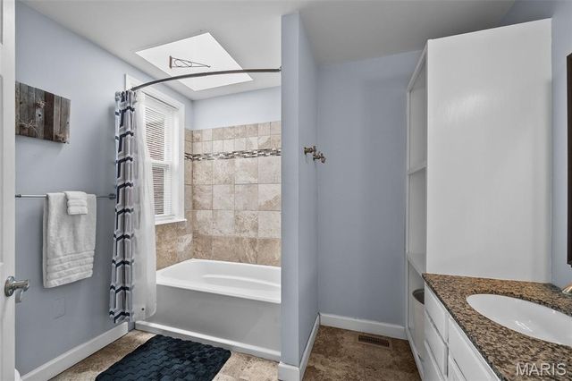 2745 Russell Boulevard, St Louis, MO 63104