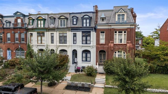 2745 Russell Boulevard, St Louis, MO 63104