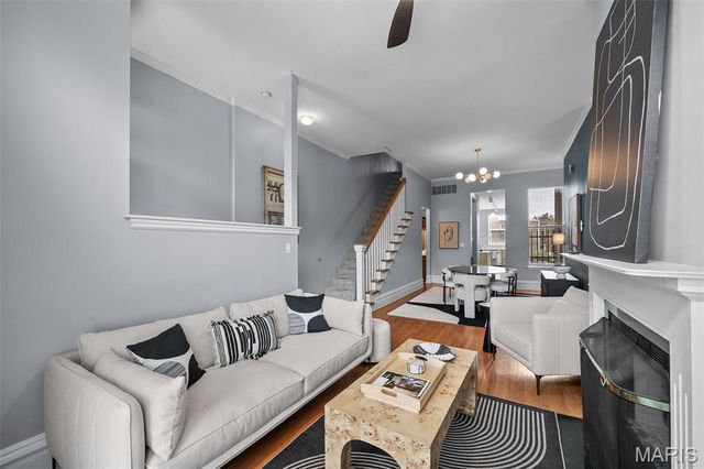 2745 Russell Boulevard, St Louis, MO 63104