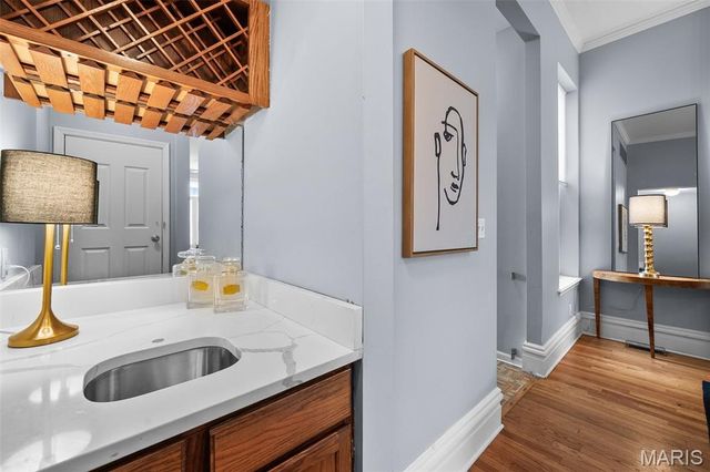 2745 Russell Boulevard, St Louis, MO 63104