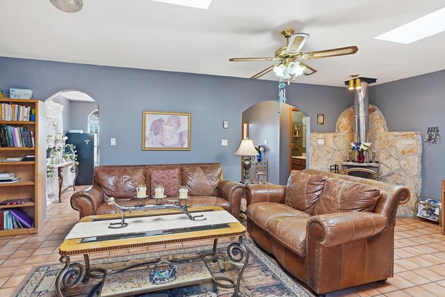 732 Grace Street NE, Albuquerque, NM 87123