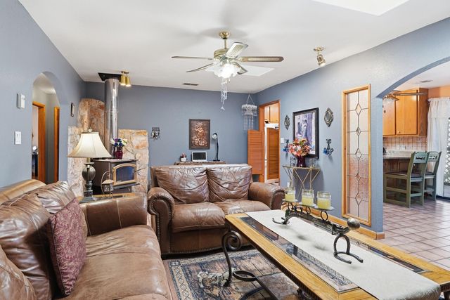 732 Grace Street NE, Albuquerque, NM 87123