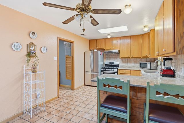 732 Grace Street NE, Albuquerque, NM 87123
