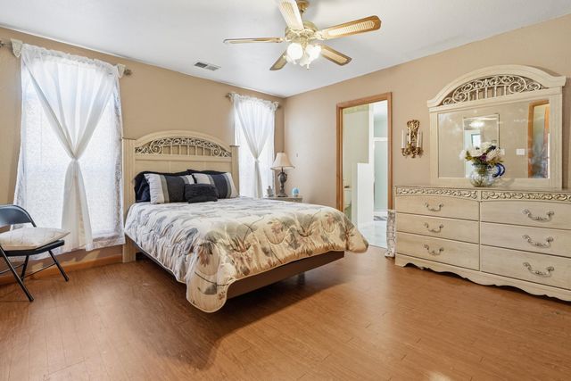 732 Grace Street NE, Albuquerque, NM 87123