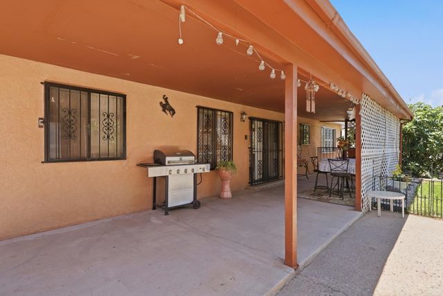 732 Grace Street NE, Albuquerque, NM 87123