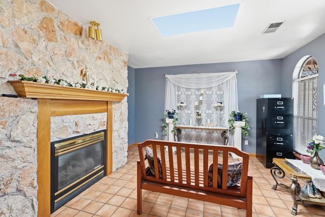 732 Grace Street NE, Albuquerque, NM 87123