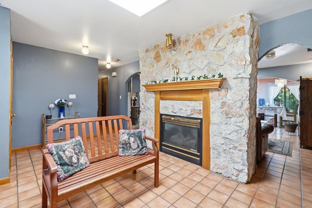 732 Grace Street NE, Albuquerque, NM 87123