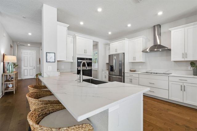 3401 W PEARL AVE, Tampa, FL 33611