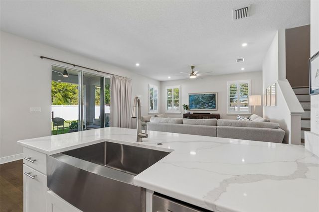 3401 W PEARL AVE, Tampa, FL 33611