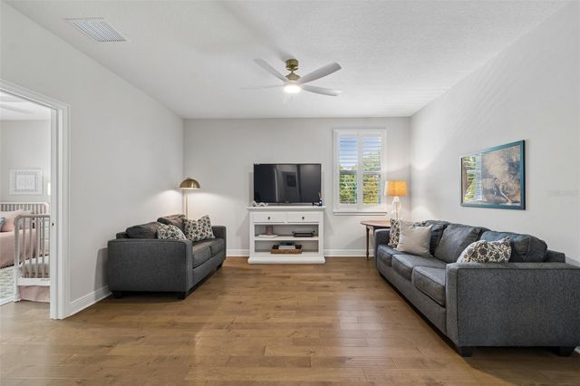 3401 W PEARL AVE, Tampa, FL 33611