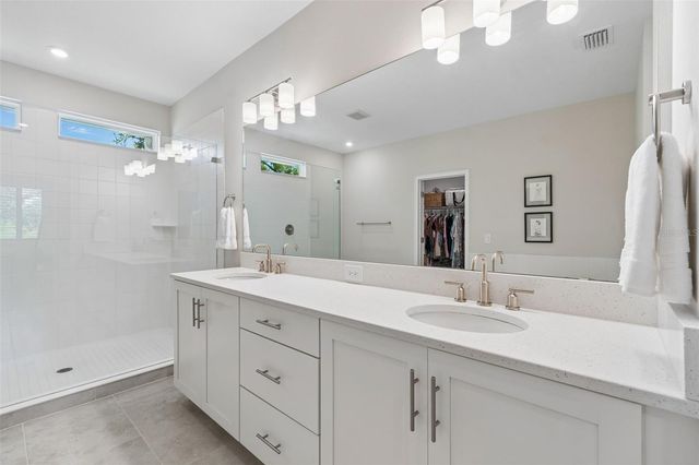 3401 W PEARL AVE, Tampa, FL 33611