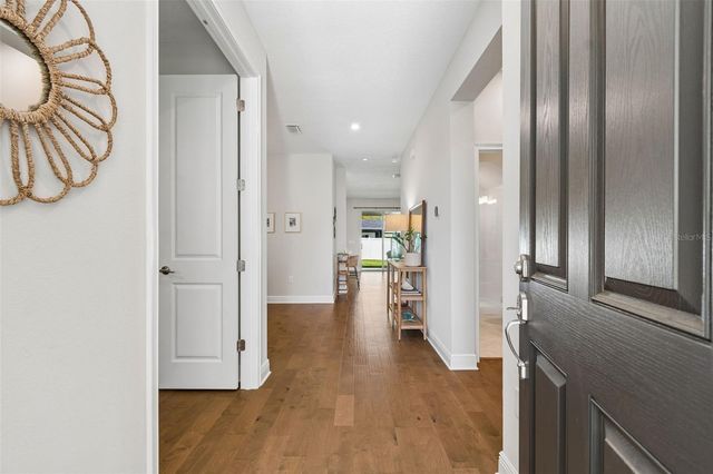 3401 W PEARL AVE, Tampa, FL 33611