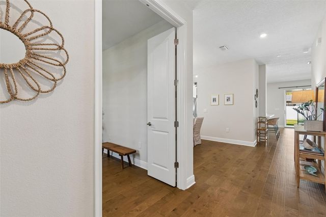 3401 W PEARL AVE, Tampa, FL 33611