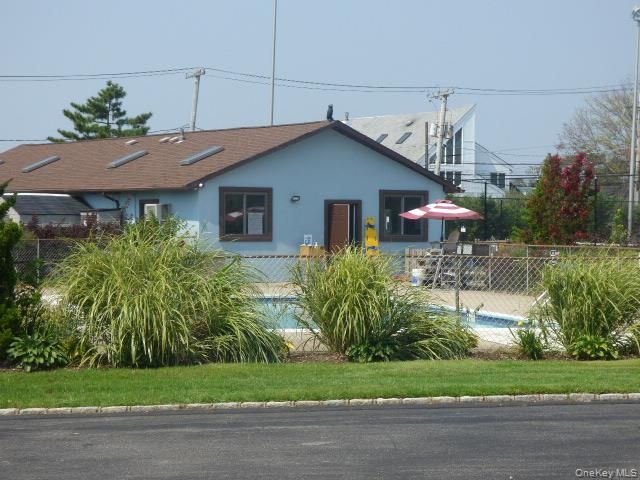 1 Anchorage Way 1401, Freeport, NY 11520