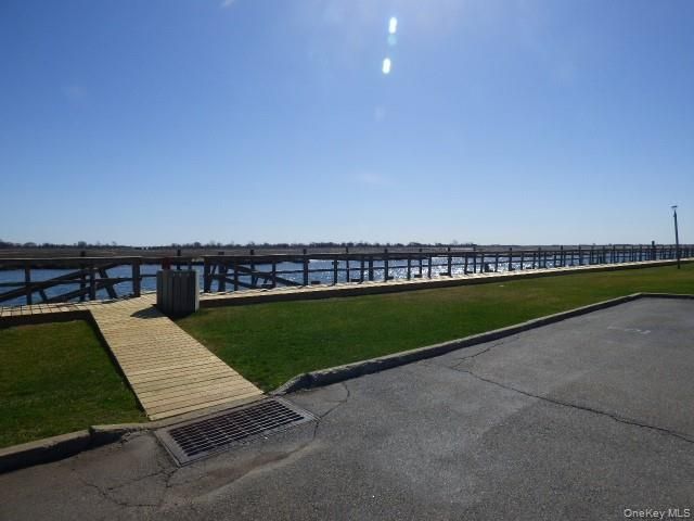 1 Anchorage Way 1401, Freeport, NY 11520