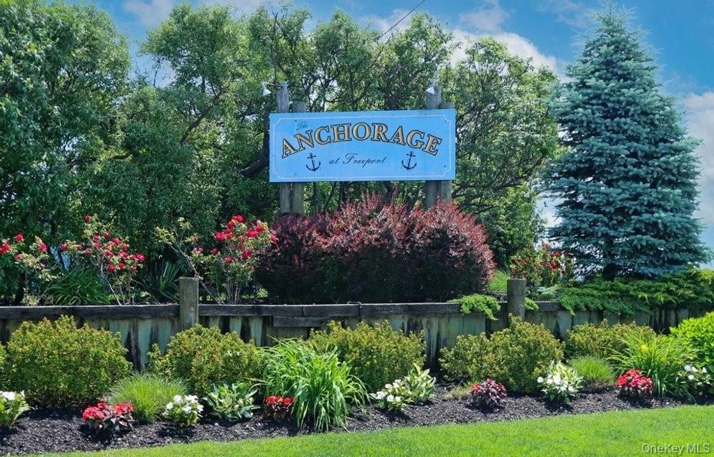 1 Anchorage Way 1401, Freeport, NY 11520