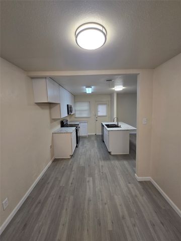 5616 Grassy Ridge Trail, Dallas, TX 75241