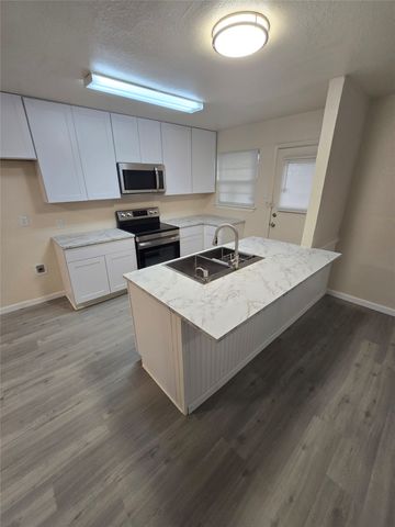 5616 Grassy Ridge Trail, Dallas, TX 75241