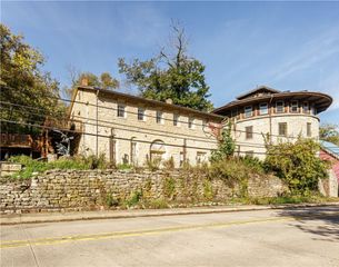 75 Hillside Avenue, Eureka Springs, AR 72632