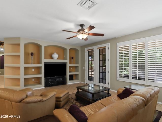 6216 W HEDGEHOG Place, Phoenix, AZ 85083