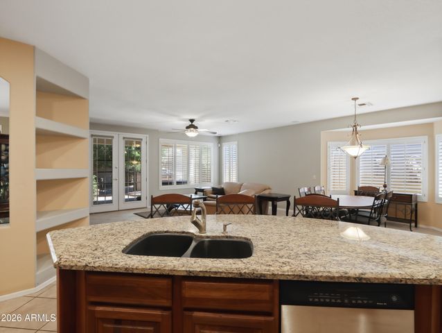 6216 W HEDGEHOG Place, Phoenix, AZ 85083