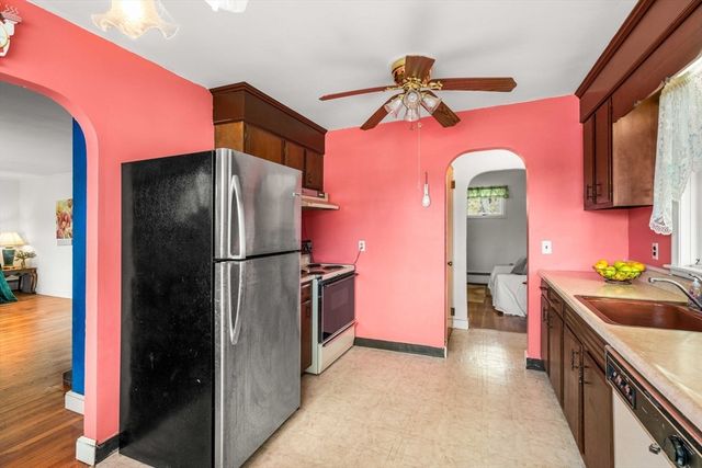 14 Wilson Rd, Wakefield, MA 01880