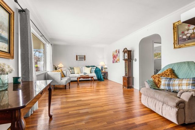 14 Wilson Rd, Wakefield, MA 01880