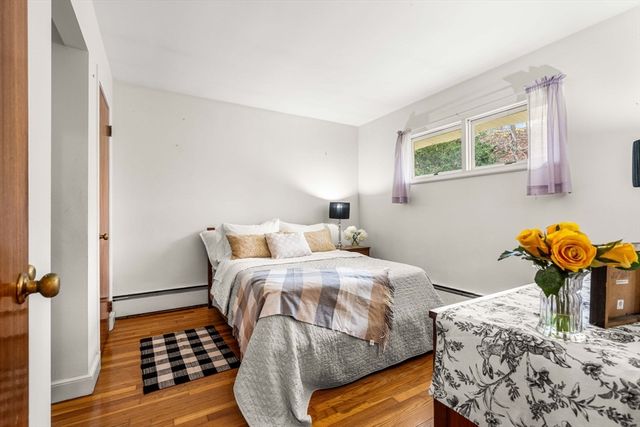 14 Wilson Rd, Wakefield, MA 01880