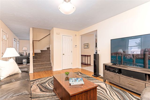 173 Russell Drive, Tiverton, RI 02878