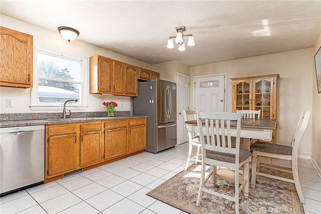 173 Russell Drive, Tiverton, RI 02878