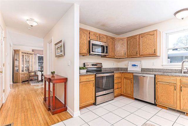 173 Russell Drive, Tiverton, RI 02878