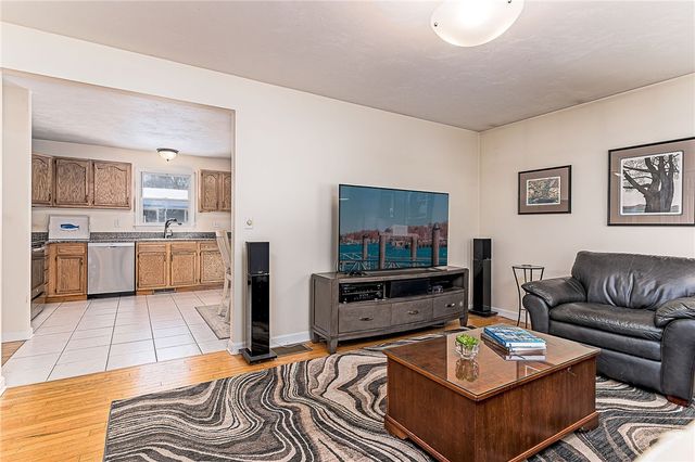 173 Russell Drive, Tiverton, RI 02878