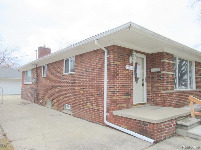 17716 Veronica Avenue, Eastpointe, MI 48021
