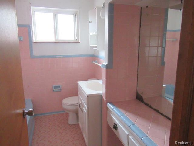 17716 Veronica Avenue, Eastpointe, MI 48021