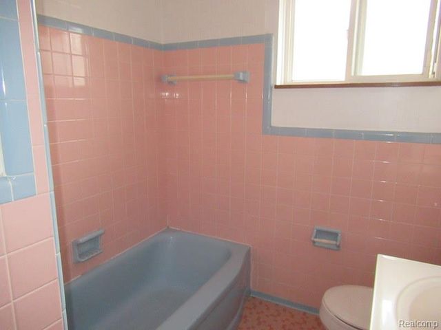 17716 Veronica Avenue, Eastpointe, MI 48021