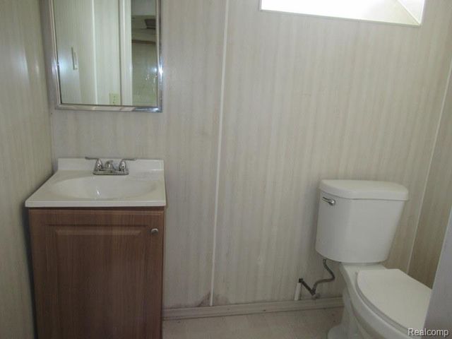 17716 Veronica Avenue, Eastpointe, MI 48021